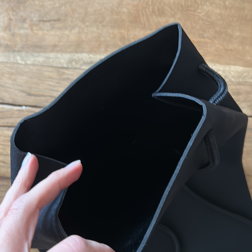 Triangl neoprene Drawstring backpack - Picture 4 of 4